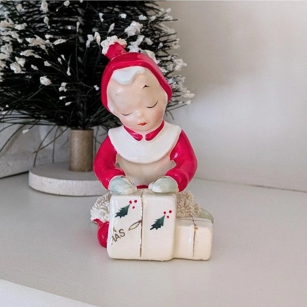 Vintage Napco Christmas‎ Pixie Elf Ceramic Figurine Wrapping Gifts Japan Kitsch
